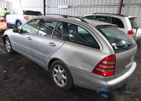 2002 Mercedes-Benz C 320 z USA, uszkodzony, nr VIN WDBRH64J32F171474